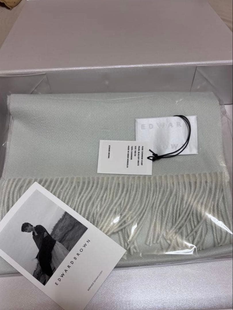 EDWARD BROWN ホワイトマフラー