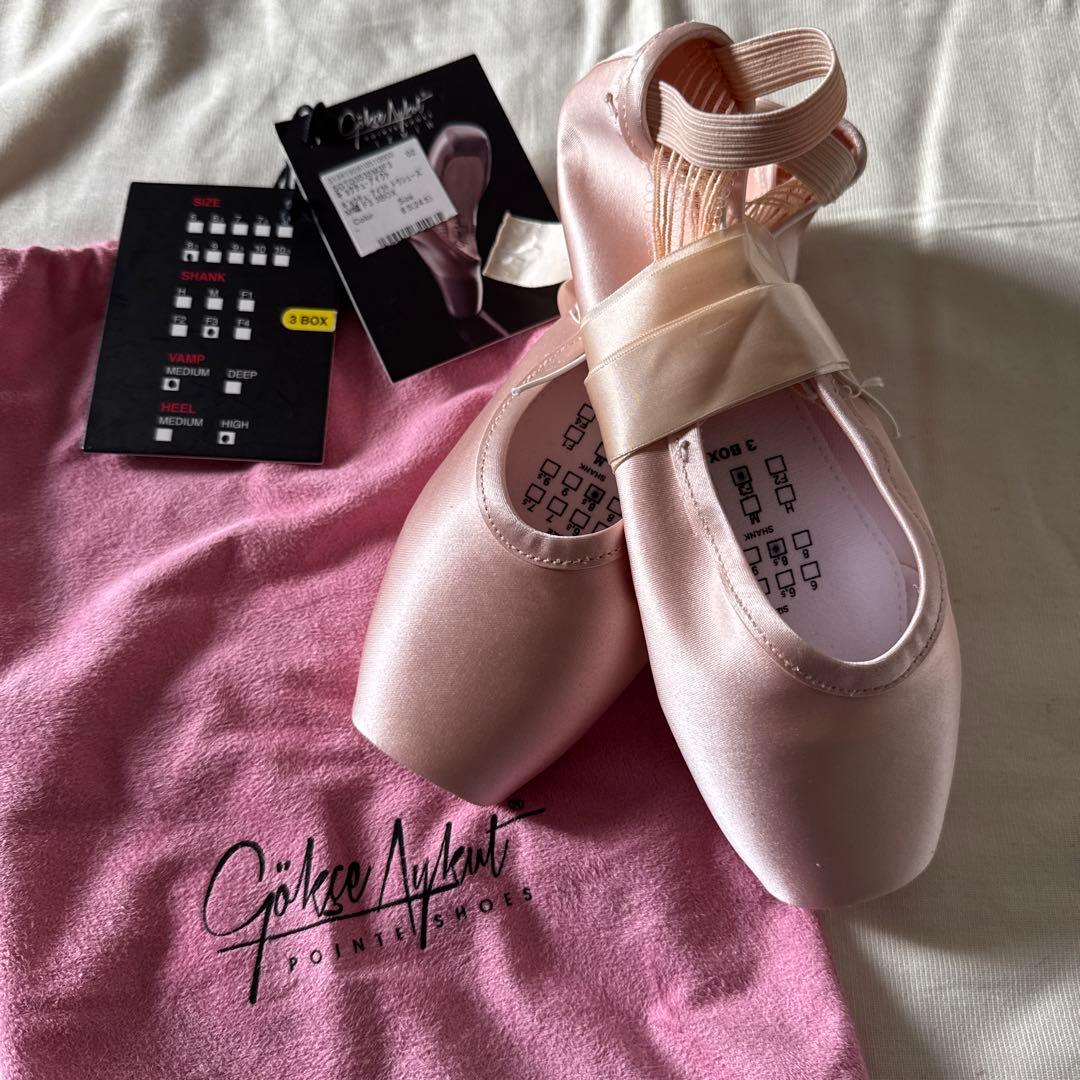 ギョクチュアイクトのトゥシューズ サイズ8.5