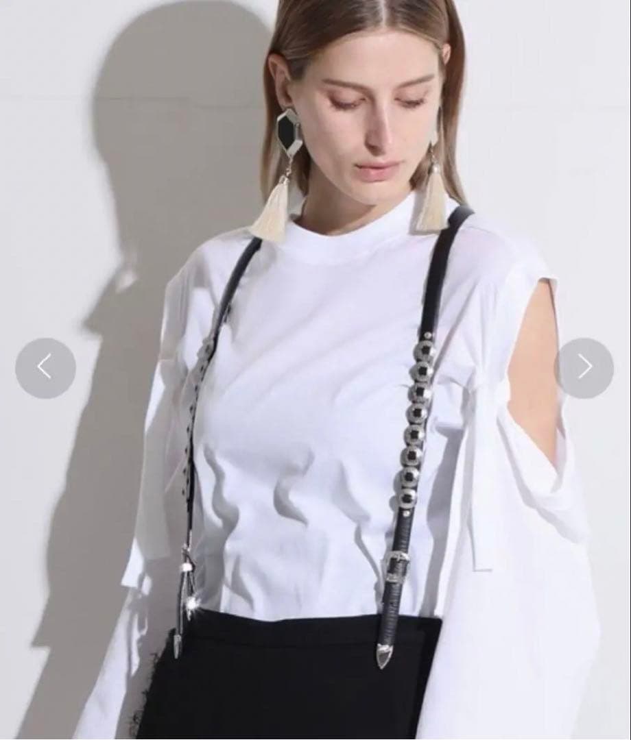 【TOGA PULLA(トーガプルラ)】コンチョサスペンダー