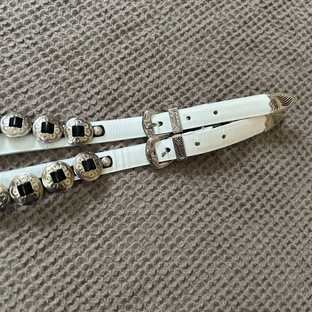 【TOGA PULLA(トーガプルラ)】コンチョサスペンダー