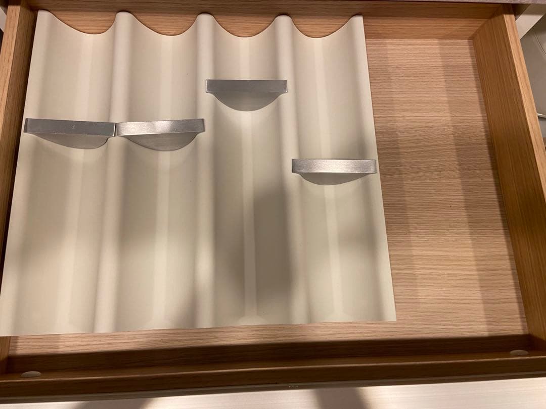 【お値下げしました！8/23まで出品予定】パモウナ 140 食器棚