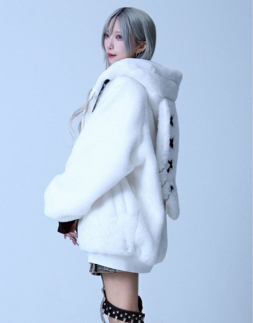 REFLEM【レフレム】うさ耳ファージップアップパーカー/White(ホワイト)