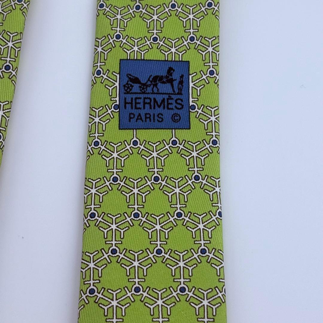 Hermesエルメスネクタイ新品タグ付　雪結晶　総柄