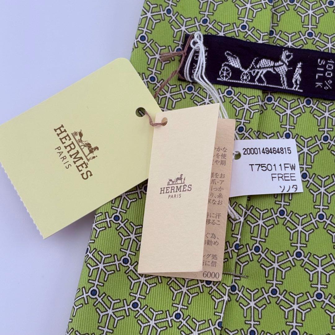 Hermesエルメスネクタイ新品タグ付　雪結晶　総柄
