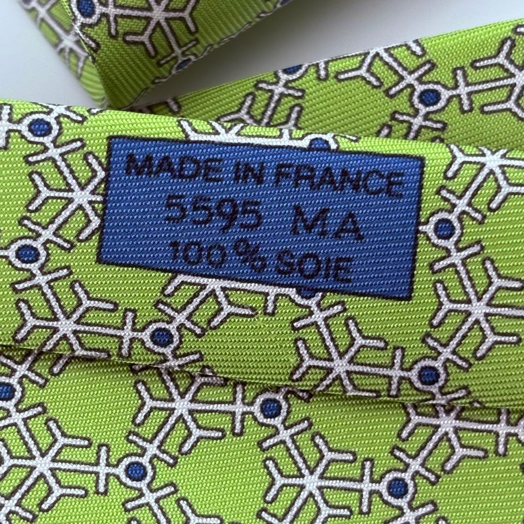 Hermesエルメスネクタイ新品タグ付　雪結晶　総柄