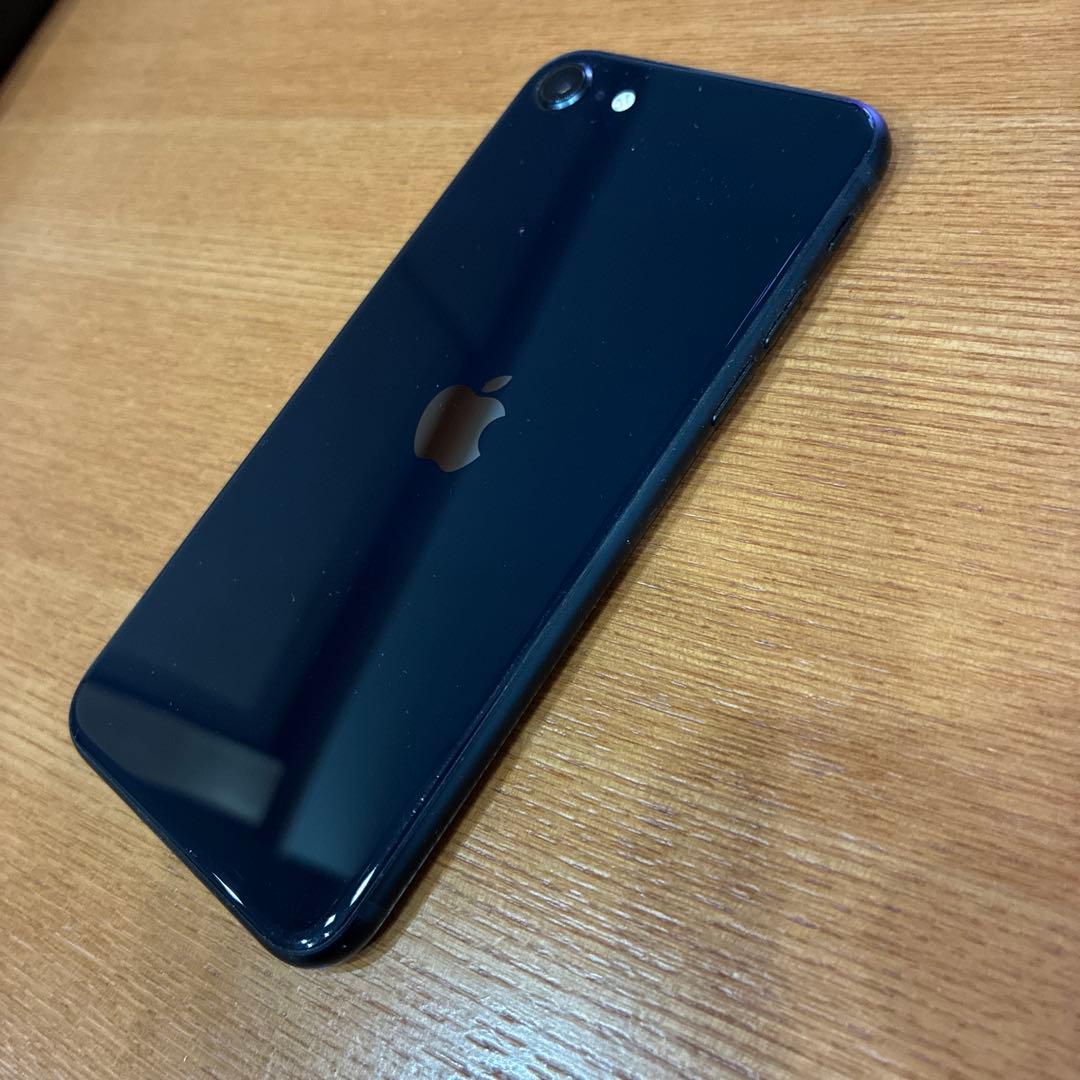 美品、傷なし、iPhone se3 64GB、SIMフリー
