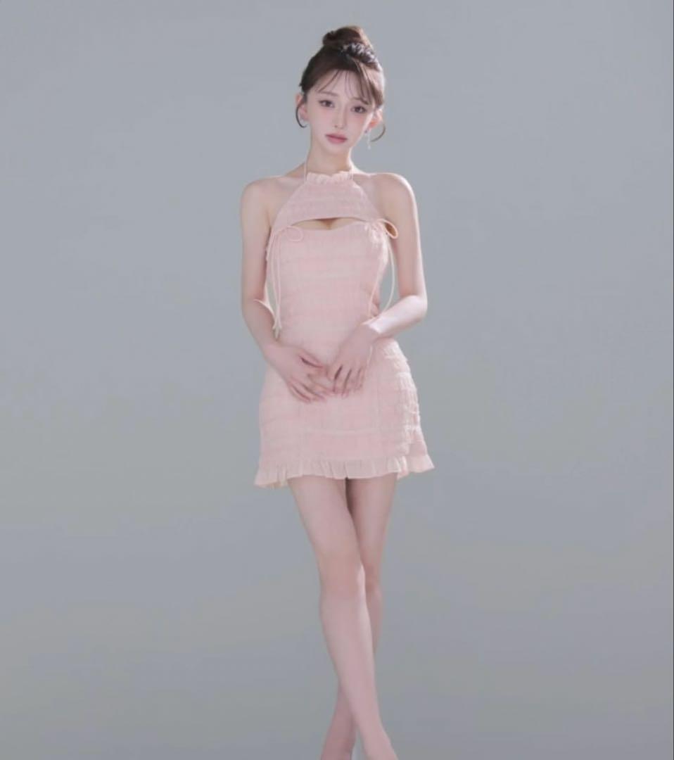 ピンク ストラップ付きミニドレス