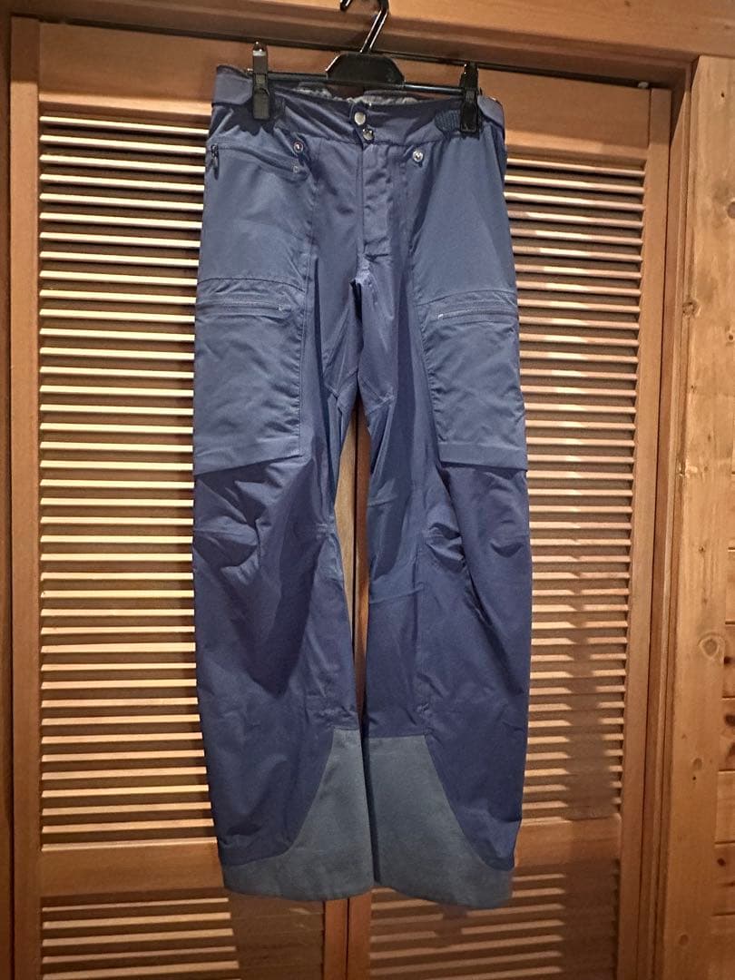 ノローナ　スキーウェア