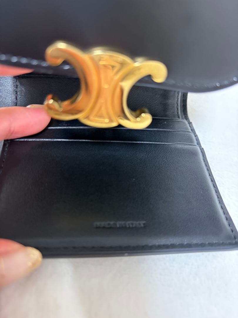 CELINE トリオンフ ブラックレザー三つ折り財布