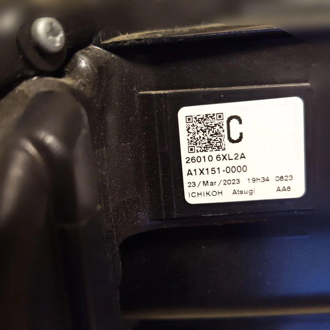 日産ノートオーラLEDヘットライト右