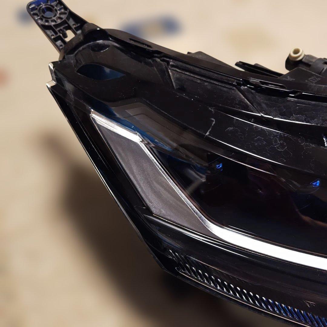 日産ノートオーラLEDヘットライト右