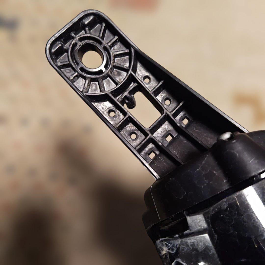 日産ノートオーラLEDヘットライト右