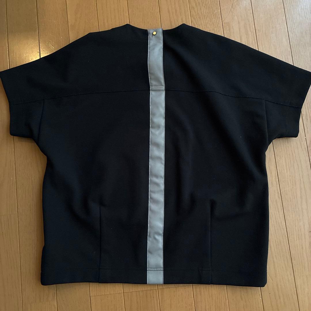 更にお値下げ☆LOHENフォルムバックデザインTシャツ/LH22SS-CU012