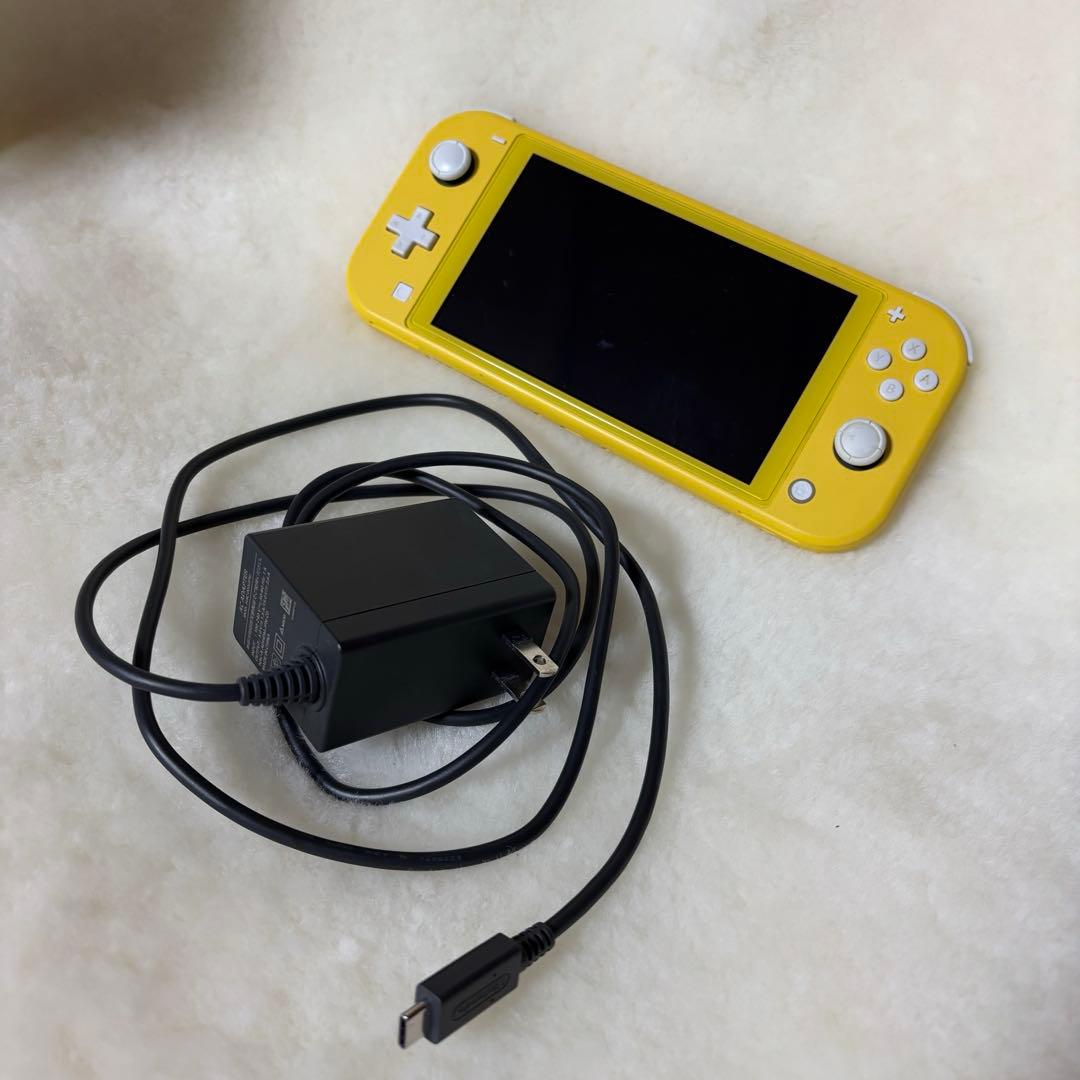 Nintendo Switch Lite イエロー 本体 充電器付き 中古品