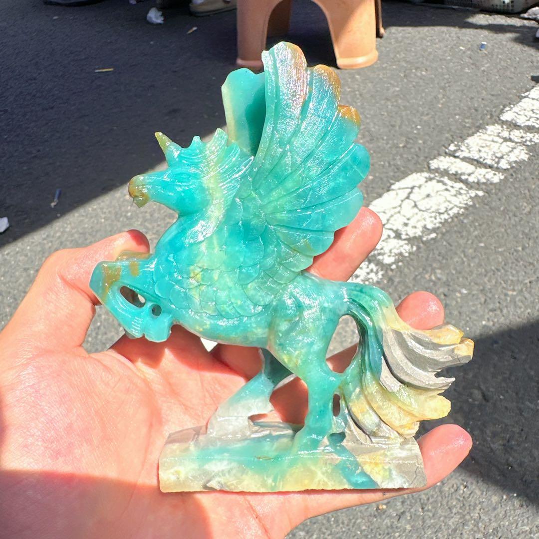 天然石ピスタチオカルサイトのユニコーン　ご購入前に在庫確認必要　F.90