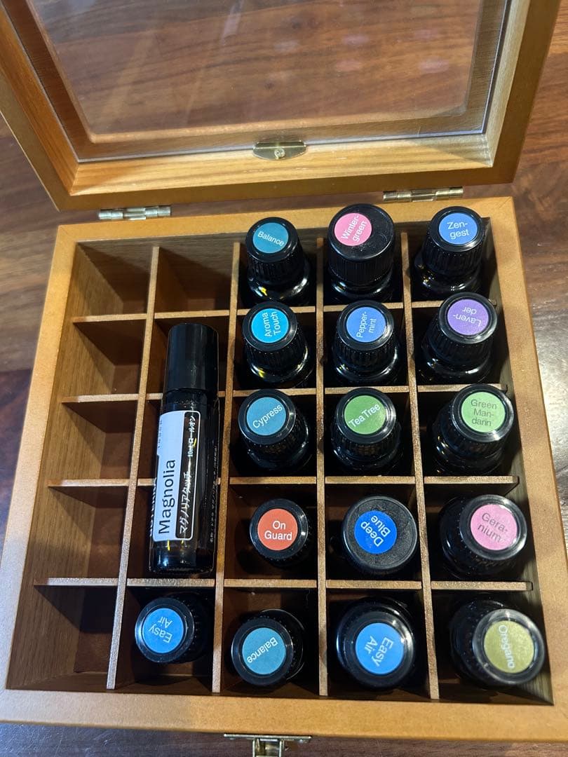 doTERRA エッセンシャルオイル　木箱付き