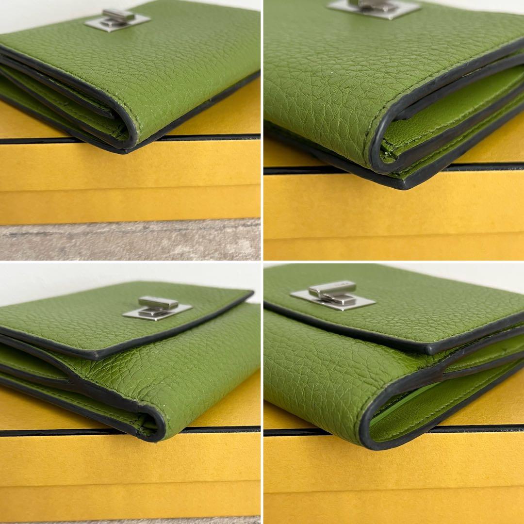 希少カラー✨FENDI ピーカブー セレリア ロゴ 二つ折り財布 グリーン