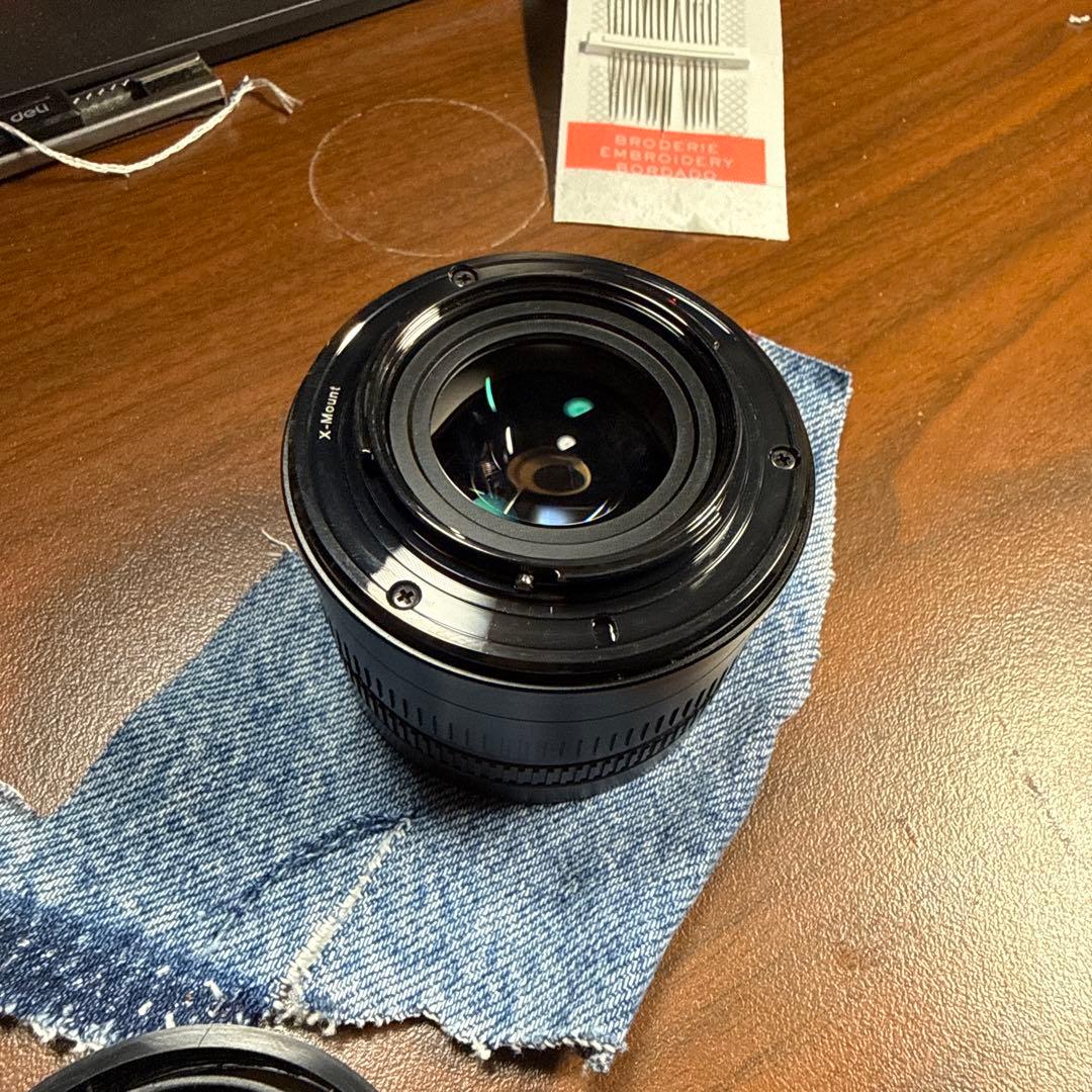 7Artisans APS-C 35mm F1.4 レンズ