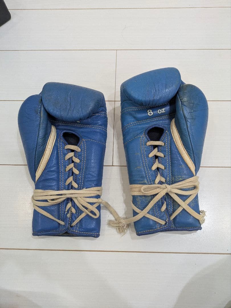 Winning ボクシンググローブ 8 oz 青　ミットなし