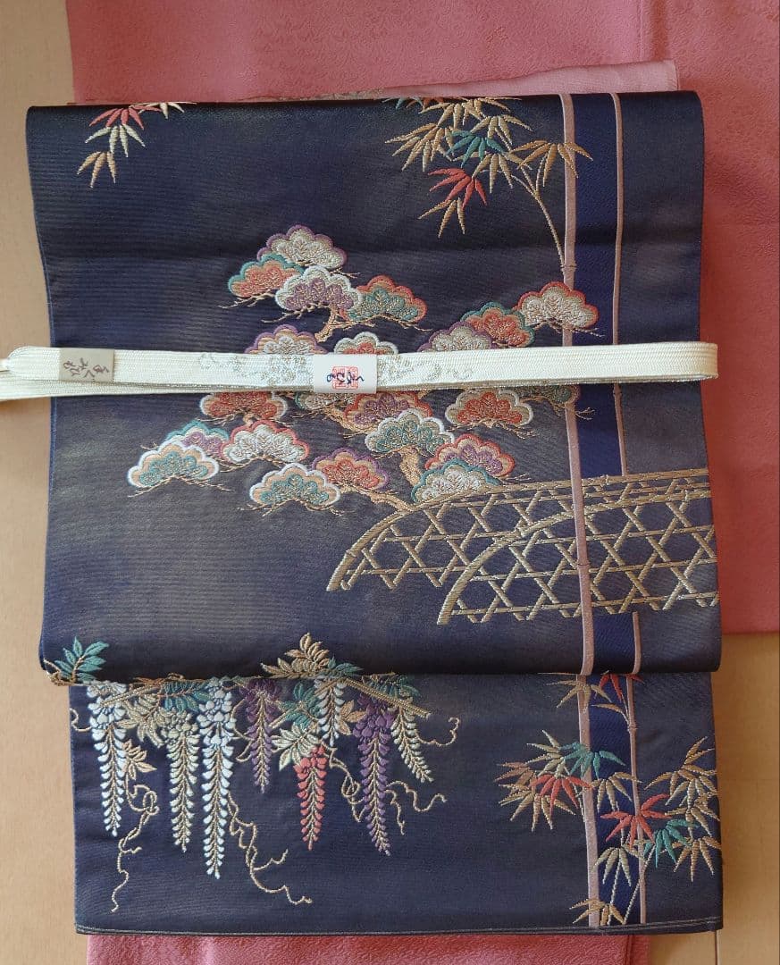 【美品】色無地フルセット　一つ紋　草花地紋　乾鮭色　正絹　袷　唐織六通袋帯