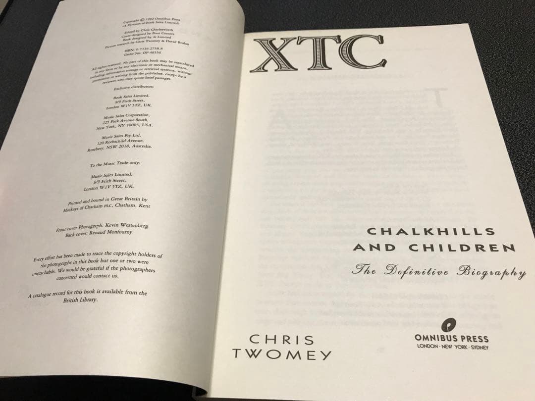レア洋書　XTC Chalkhills and Children the