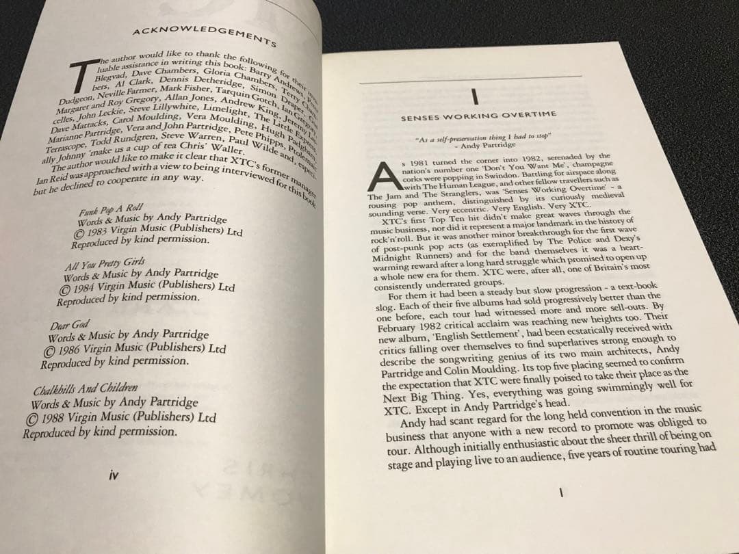 レア洋書　XTC Chalkhills and Children the