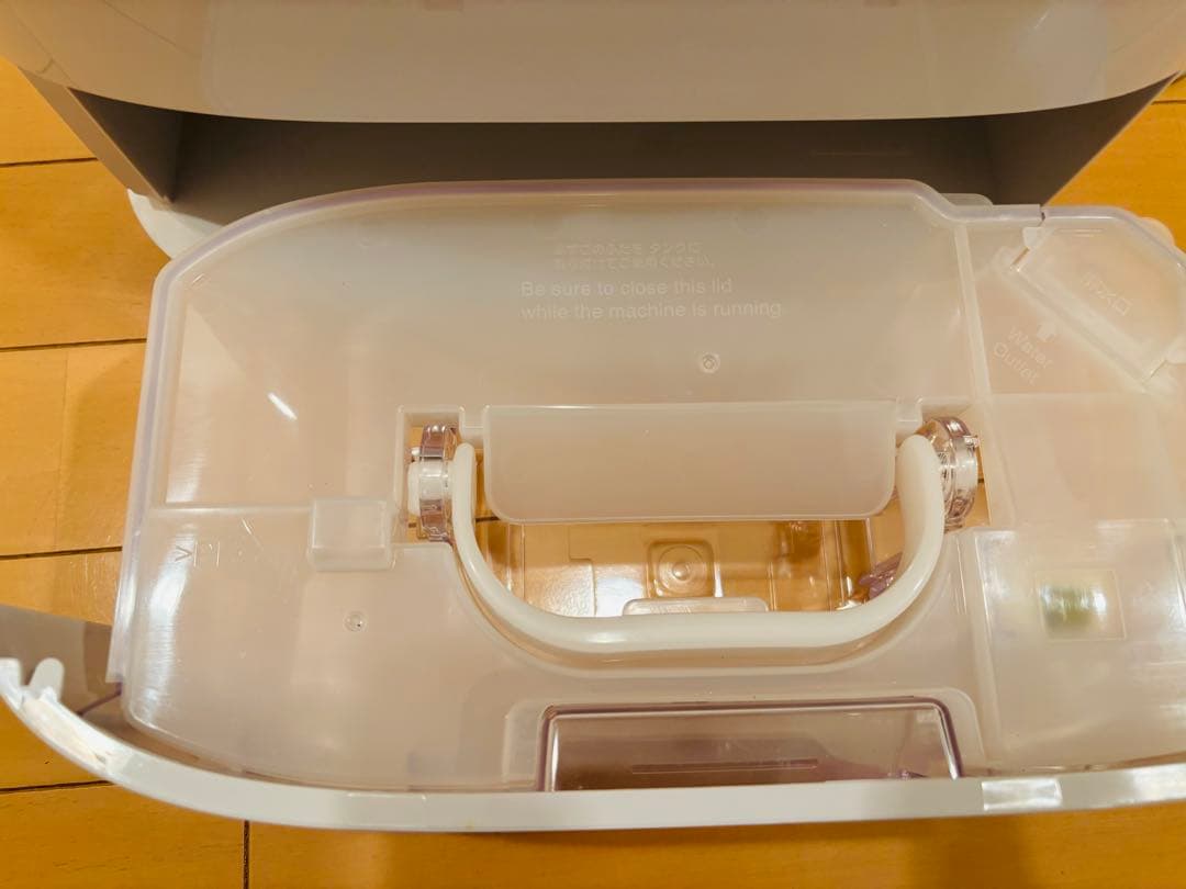 未使用Panasonic 衣類乾燥除湿機F-Y60T9-Wホワイト