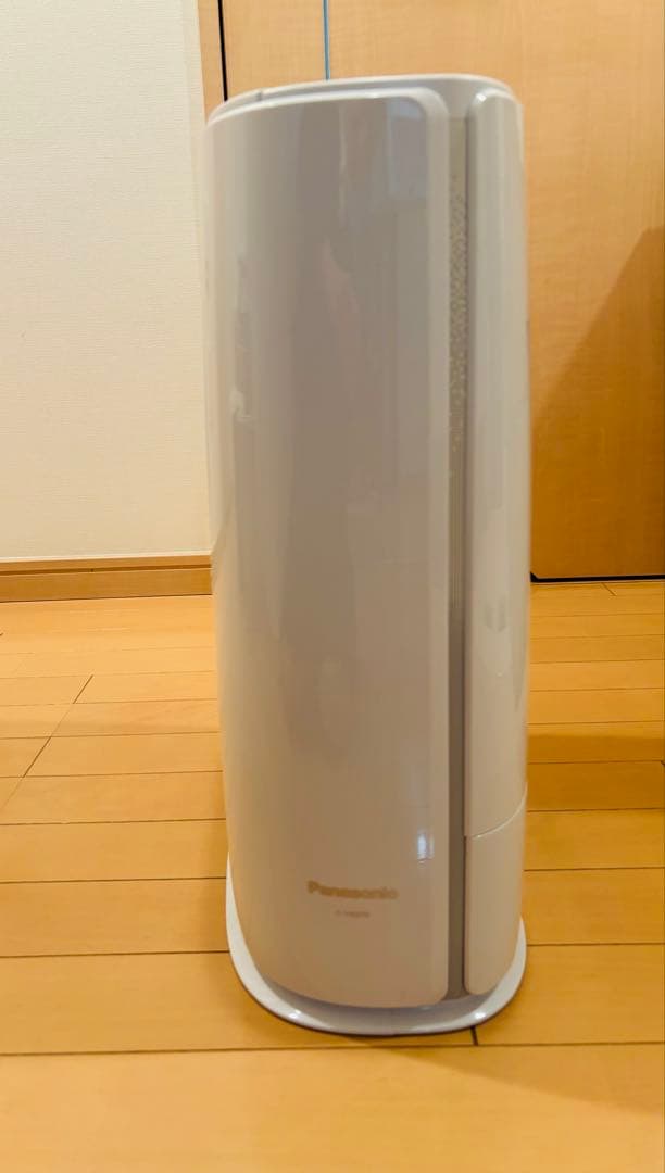 未使用Panasonic 衣類乾燥除湿機F-Y60T9-Wホワイト