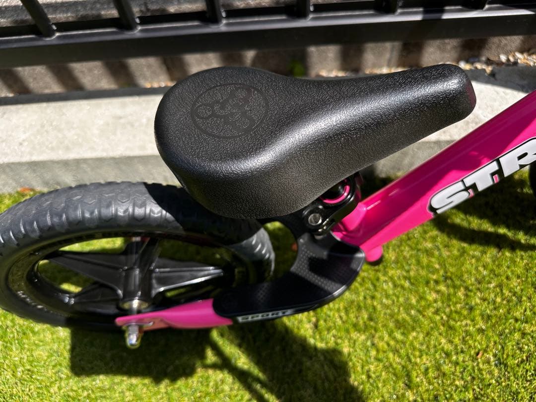 ストライダー　STRIDER ピンク