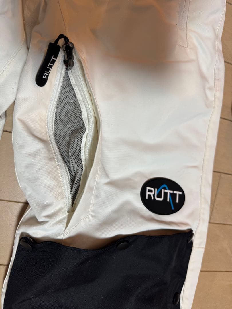 RUTT MOGUL スキーウエアパンツ新品未使用