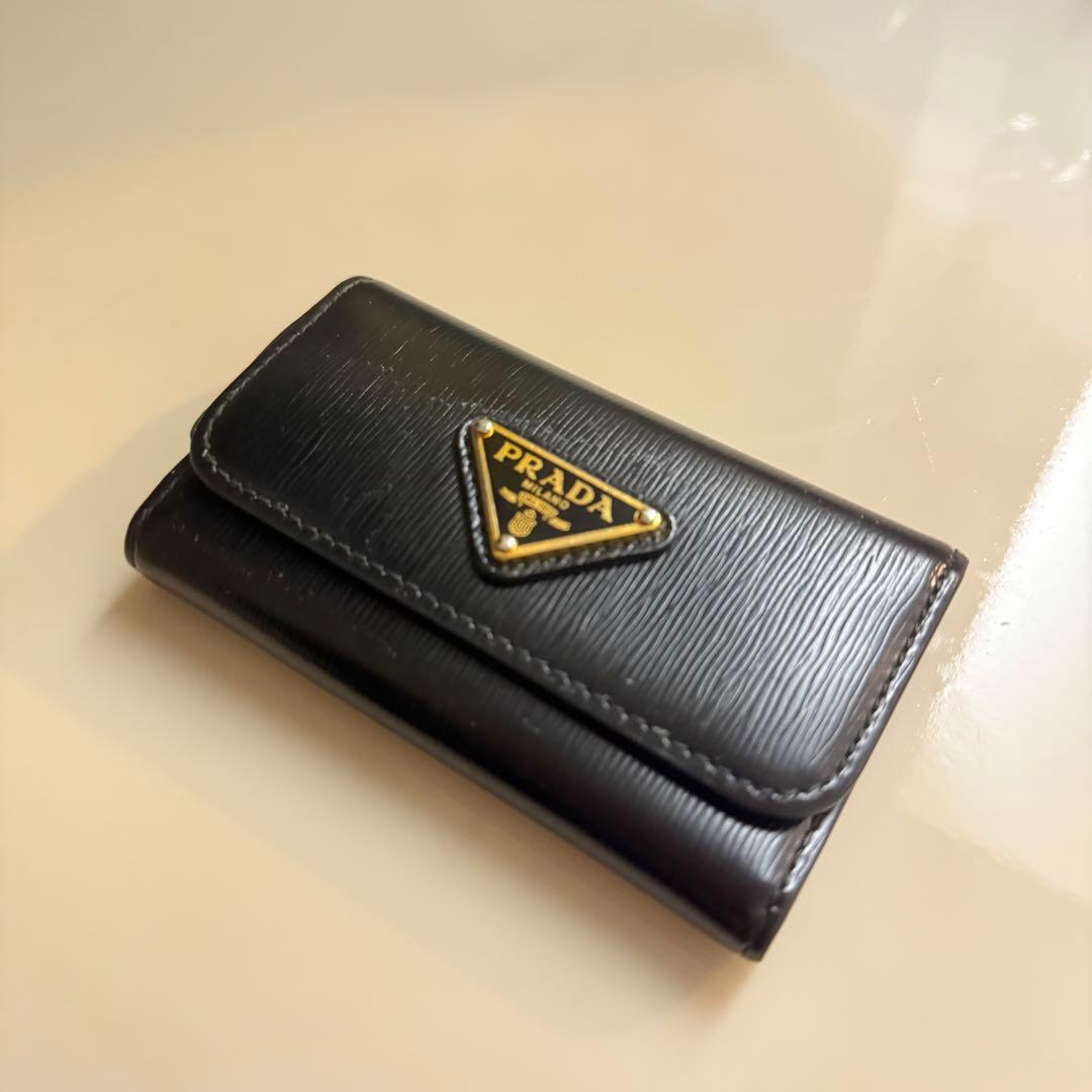 PRADA 黒 レザー キーケース