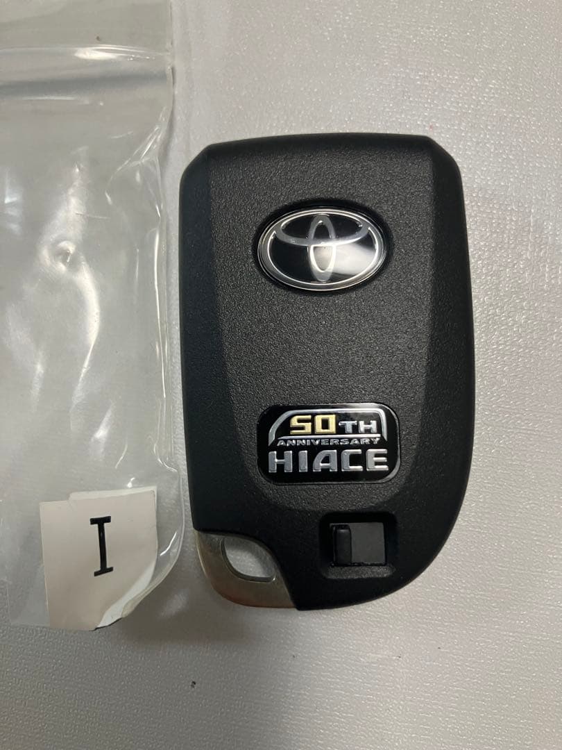 新品未使用　200系　4ボタン　ハイエース　スマートキー