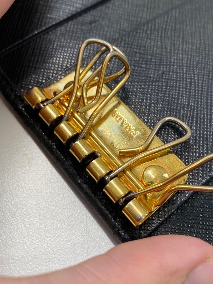 ✨PRADA キーケース 6連 レザー 1PG222