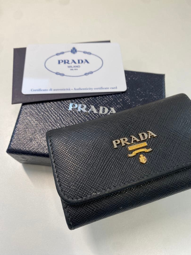 ✨PRADA キーケース 6連 レザー 1PG222