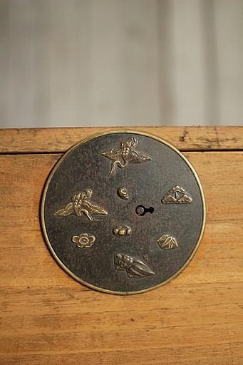 味のある丸金具時代箪笥　桐箪笥　抽斗2段