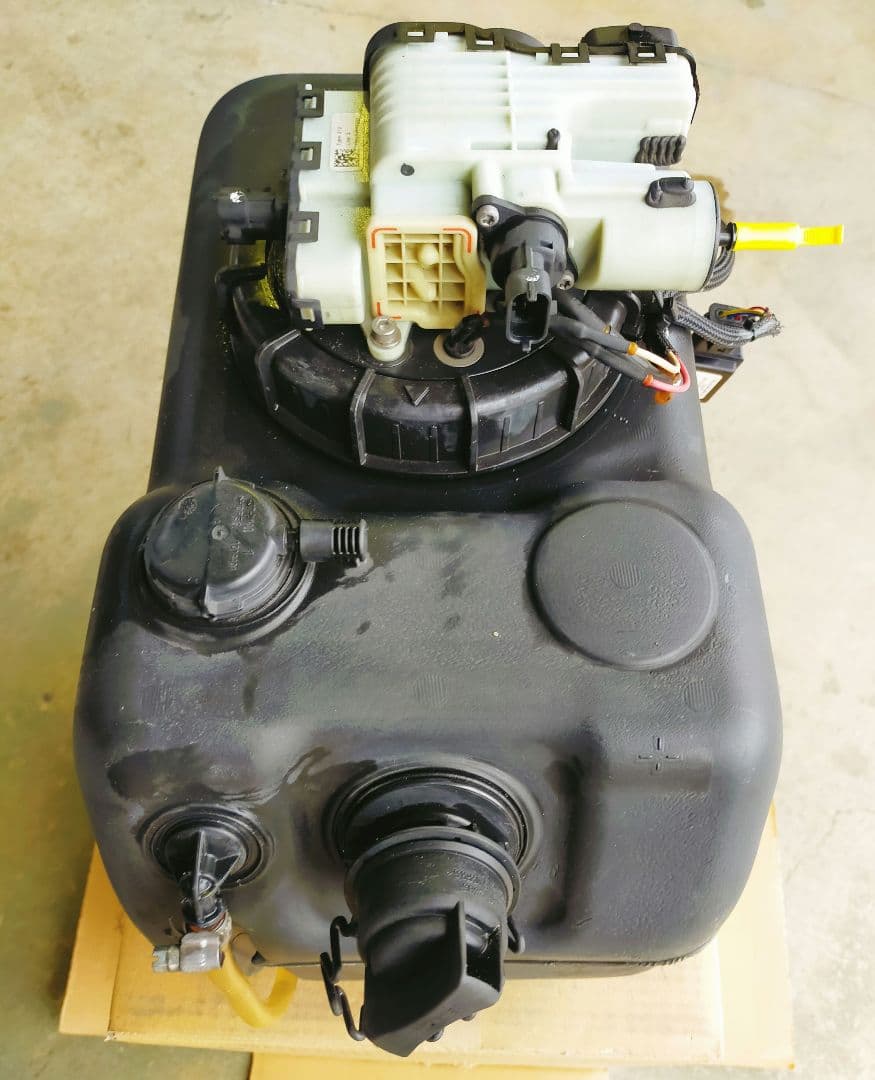 ミツビシキャンター　TPG-FB00 レベルセンサー不良アドブルータンクAssy