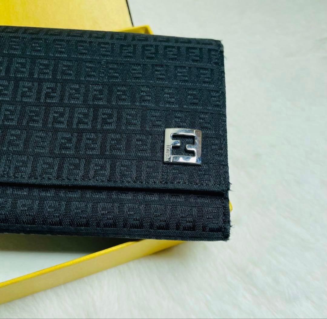 未使用級FENDI 希少デザインフェンディ　ズッカ柄　長財布　ブラック　おしゃれ