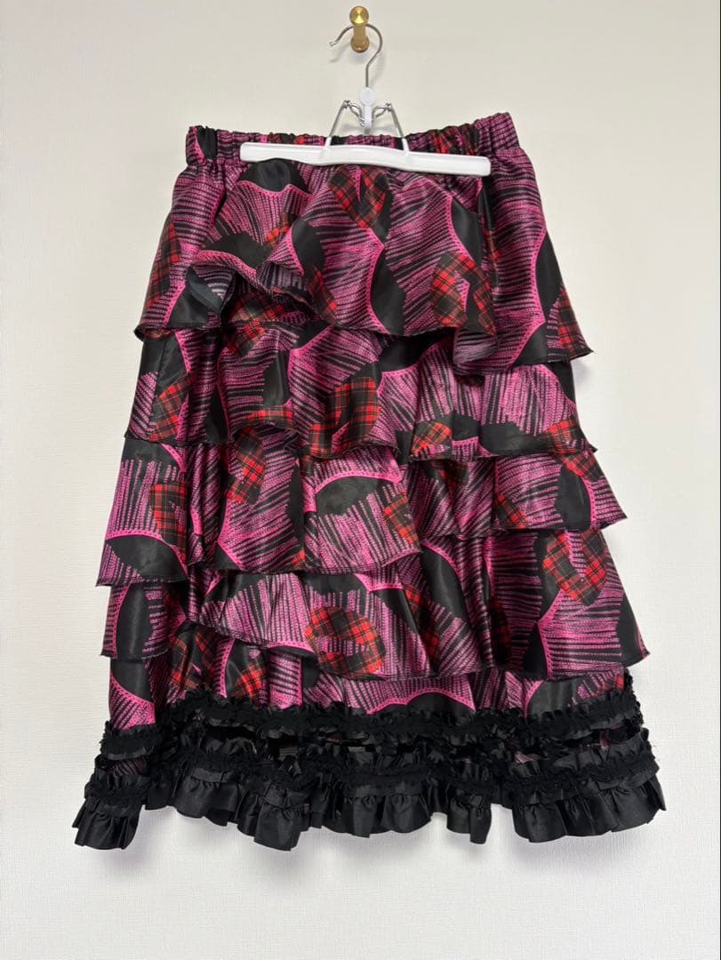 コムデギャルソン　スカート　フリル　リップ柄