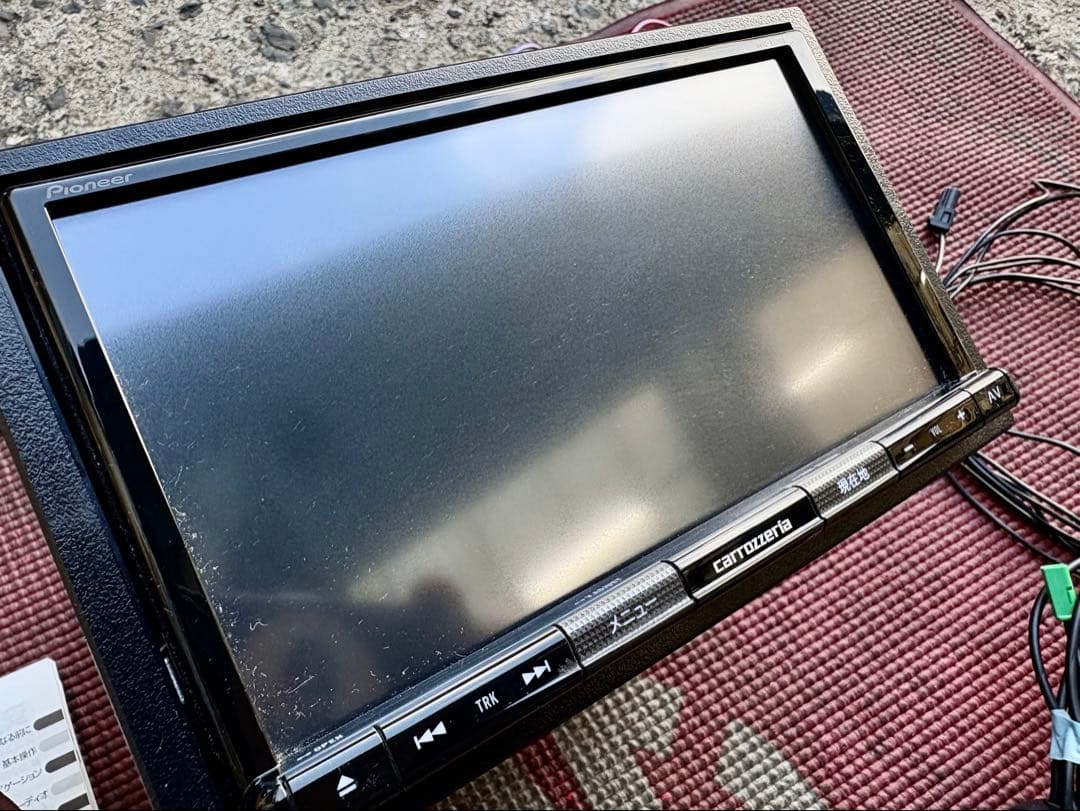 パイオニア　カロッツエリアAVIC-RZ303 カーナビ　地デジ　DVD