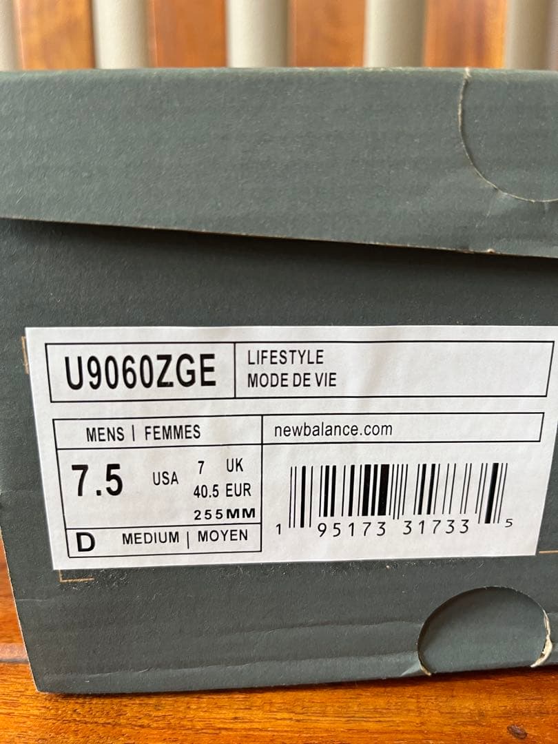 靴 New Balance U9060ZGE