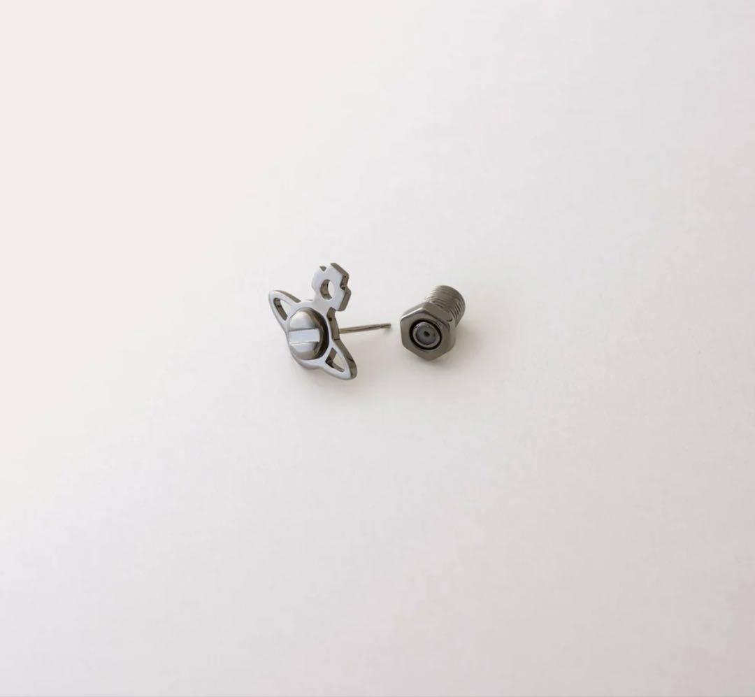 JOLENE シングルピアス　ガンメタ