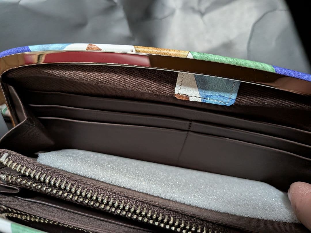 新品未使用品　kawa-kawa カワカワ　口金長財布　マルチペイント【箱付き】