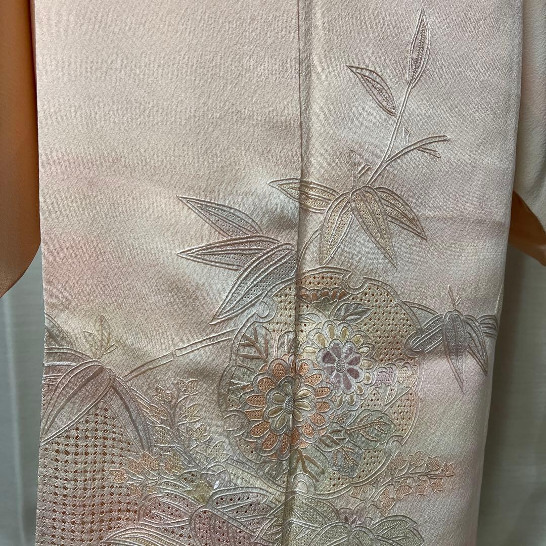 きれいなピンクオレンジの暈し 上質な蘇州刺繍の訪問着【翠山刺繍】