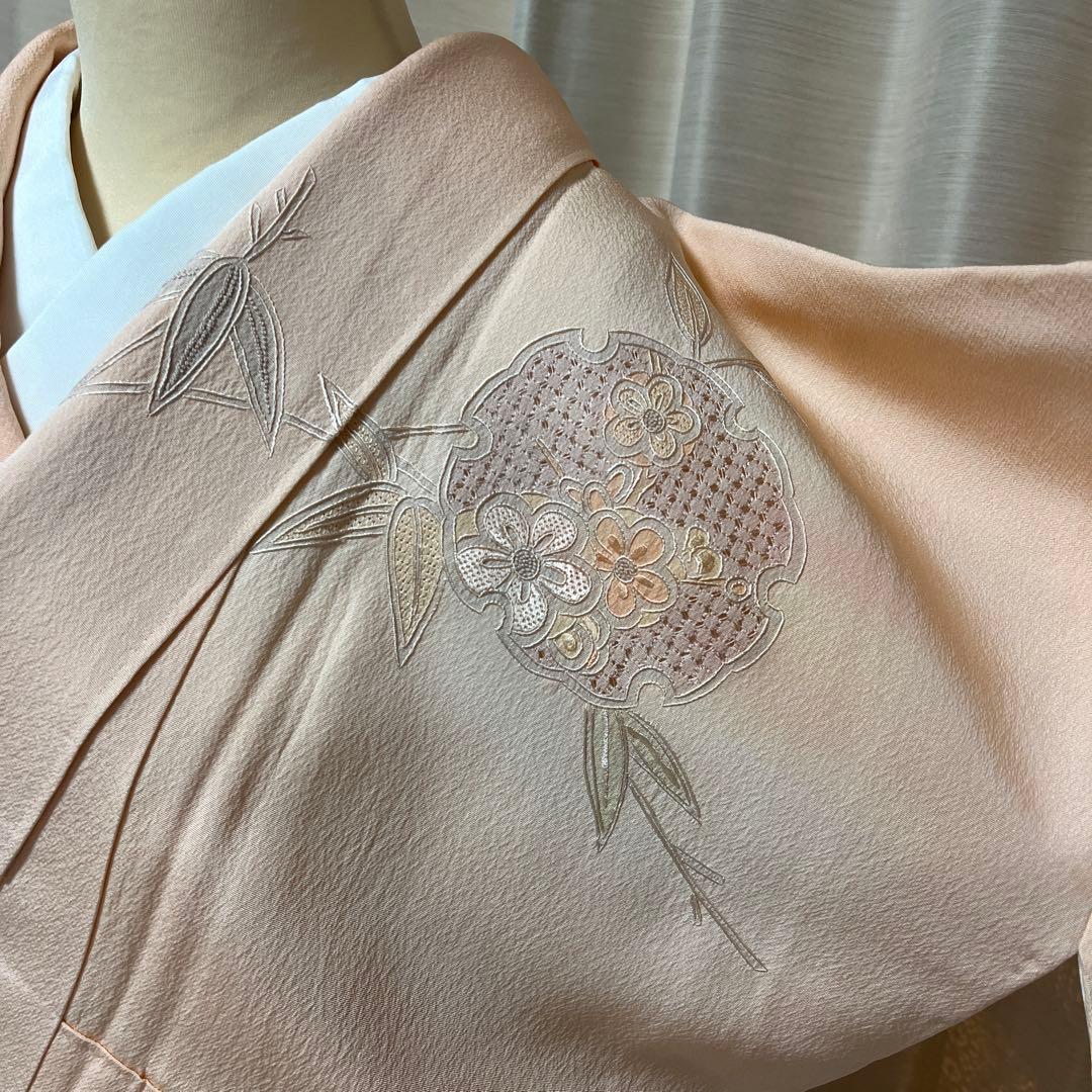 きれいなピンクオレンジの暈し 上質な蘇州刺繍の訪問着【翠山刺繍】