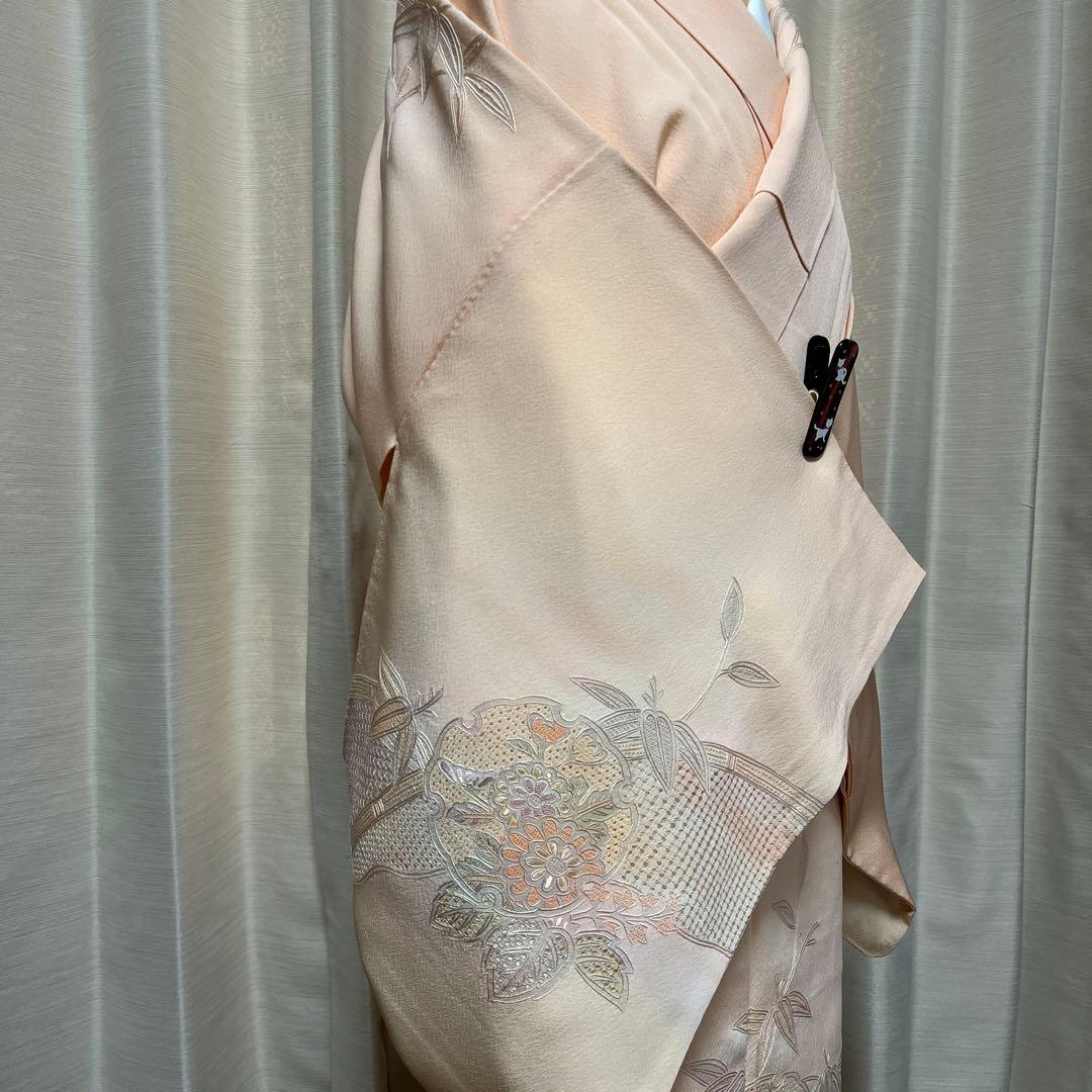 きれいなピンクオレンジの暈し 上質な蘇州刺繍の訪問着【翠山刺繍】