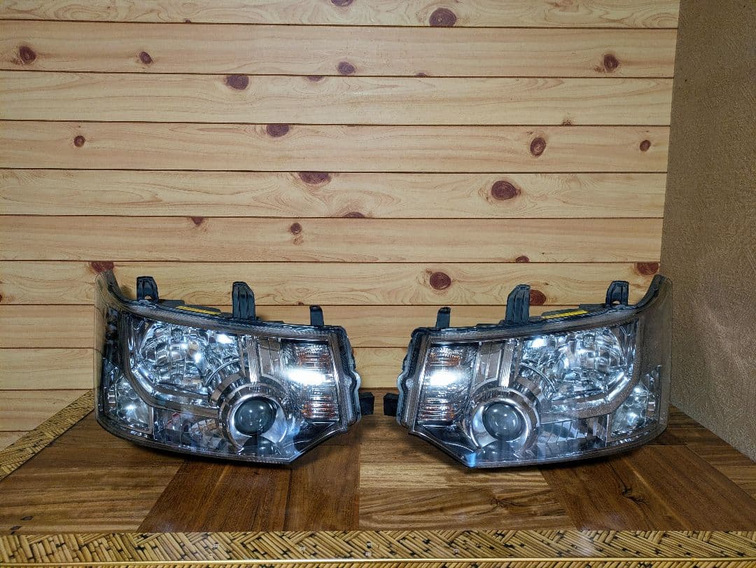 送料込 デリカ D5 ヘッドライト 左右セット HID点灯確認済