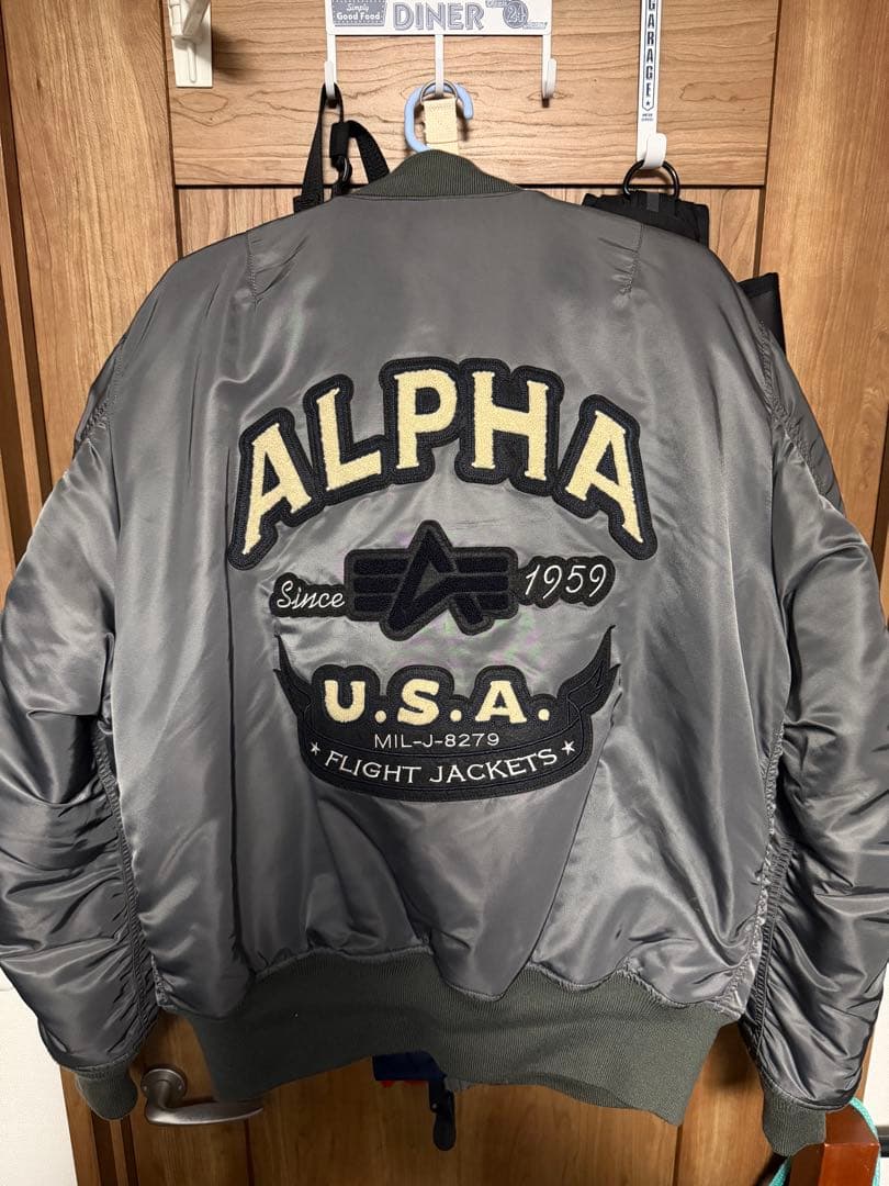 【ALPHA INDUSTRIES】MA-1 フライトジャケット グレー