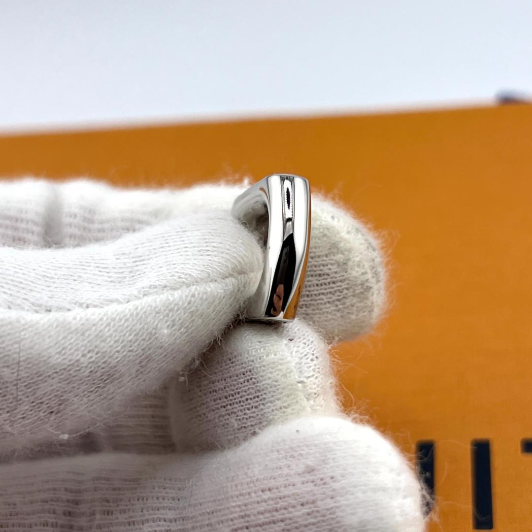 【極美品】ルイヴィトン ピアス モノグラム チェーン シルバー