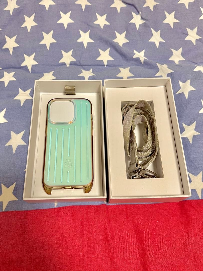 RIMOWA iPhone 15 Proケース　箱つきません/ストラップ付き