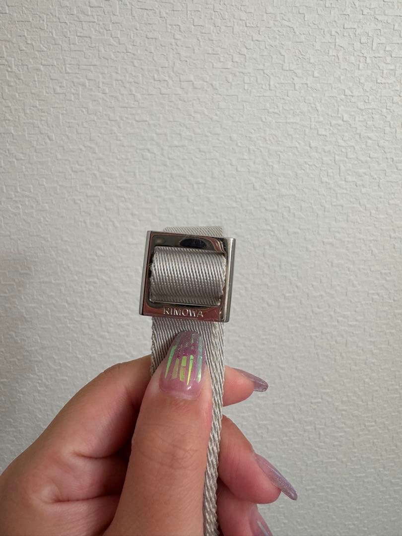 RIMOWA iPhone 15 Proケース　箱つきません/ストラップ付き